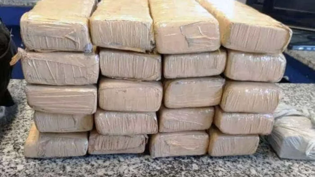 Sri Lanka prende 22 monges com 110 kg de maconha em aeroporto sri-lanka-prende-22-monges-com-110-kg-de-maconha-em-aeroporto