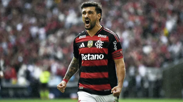 Arrascaeta tem fratura na clavícula confirmada pelo Flamengo após exames arrascaeta-tem-fratura-na-clavicula-confirmada-pelo-flamengo-apos-exames