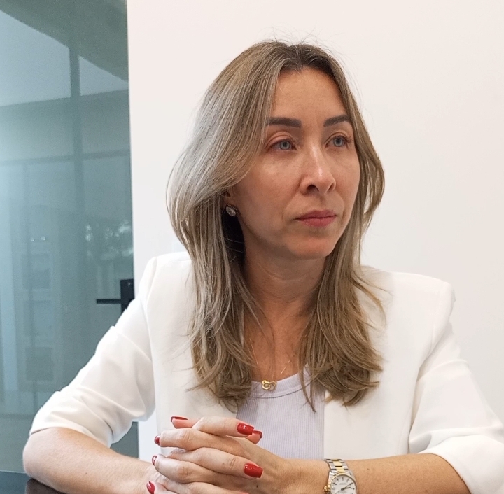 Delegada Dr. Sarah destaca combate à violência contra a mulher em entrevista ao Fiscalisa Cidade