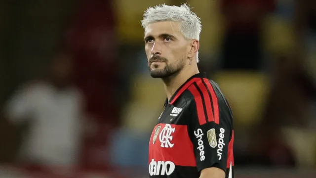 Arrascaeta recebe alta após cirurgia e inicia nova etapa de recuperação antes da Copa arrascaeta-recebe-alta-apos-cirurgia-e-inicia-nova-etapa-de-recuperacao-antes-da-copa