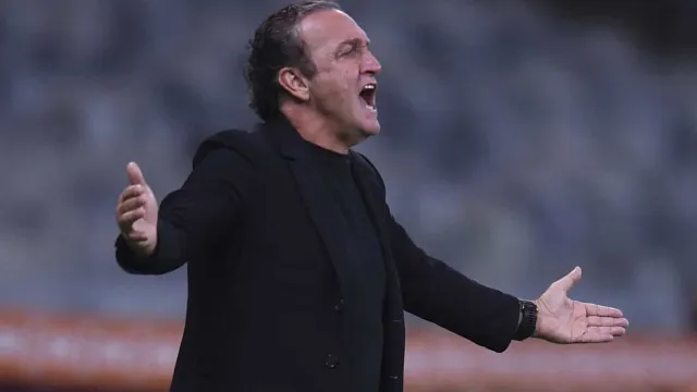 Cuca reprova briga de Neymar e Robinho Jr.: ‘O único que perde com isso é o Santos’ cuca-reprova-briga-de-neymar-e-robinho-jr.:-‘o-unico-que-perde-com-isso-e-o-santos’