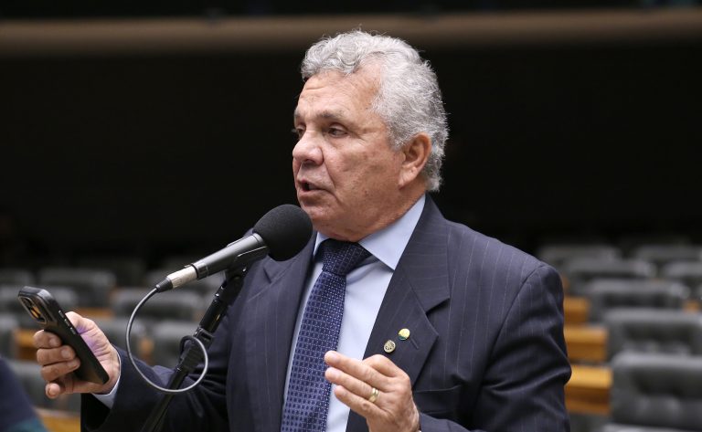 Comissão aprova possibilidade de controle de acesso em áreas residenciais comissao-aprova-possibilidade-de-controle-de-acesso-em-areas-residenciais