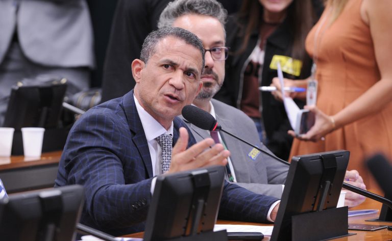 Comissão debate proposta de redução da maioridade penal comissao-debate-proposta-de-reducao-da-maioridade-penal