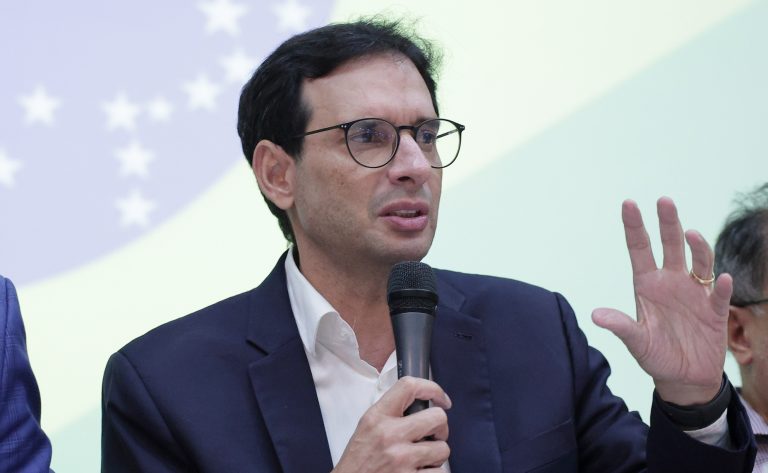 Centrais sindicais buscam mobilizar trabalhadores para votação do fim da escala 6×1 centrais-sindicais-buscam-mobilizar-trabalhadores-para-votacao-do-fim-da-escala-6×1