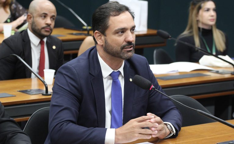 Comissão aprova incentivo a tomadas e tecnologias de conforto em ônibus urbanos comissao-aprova-incentivo-a-tomadas-e-tecnologias-de-conforto-em-onibus-urbanos