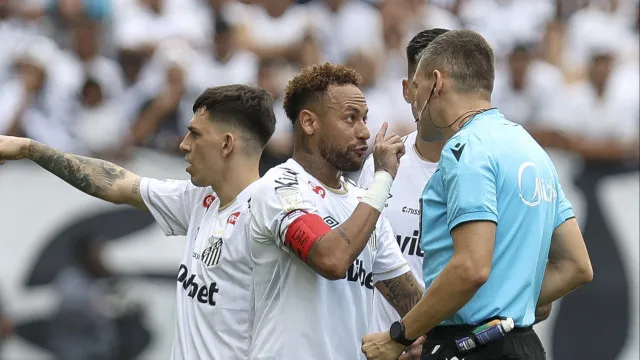 Neymar deixa jogo após erro da arbitragem e Santos é atropelado pelo Coxa neymar-deixa-jogo-apos-erro-da-arbitragem-e-santos-e-atropelado-pelo-coxa