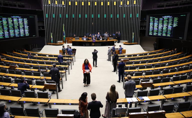 Plenário analisa neste momento pedidos de urgência; acompanhe plenario-analisa-neste-momento-pedidos-de-urgencia;-acompanhe