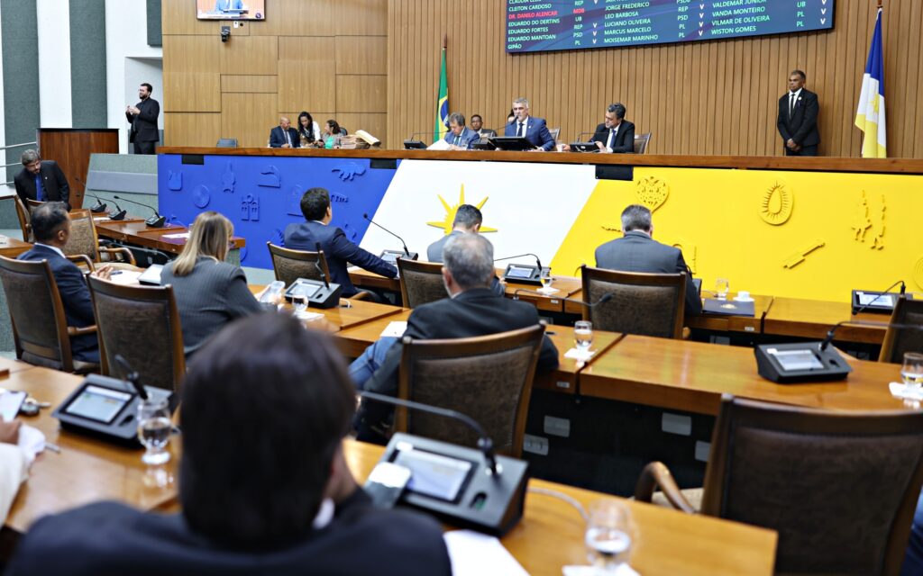 Assembleia aprova MPs que garantem reajustes a aposentados, pensionistas e servidores ativos assembleia-aprova-mps-que-garantem-reajustes-a-aposentados,-pensionistas-e-servidores-ativos