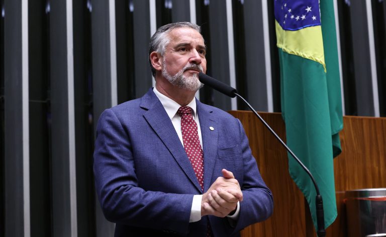 Câmara aprova projeto que cria o Dia Nacional do Vinho camara-aprova-projeto-que-cria-o-dia-nacional-do-vinho