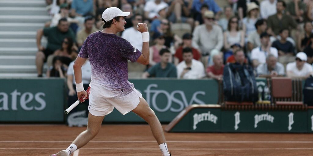 joao-fonseca-estreia-com-vitoria-no-torneio-de-roland-garros