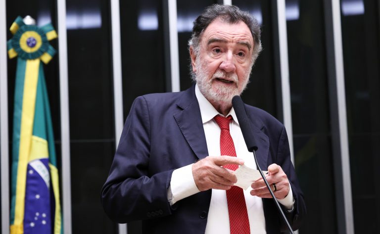Comissão aprova critérios para colação de grau antecipada em universidades comissao-aprova-criterios-para-colacao-de-grau-antecipada-em-universidades