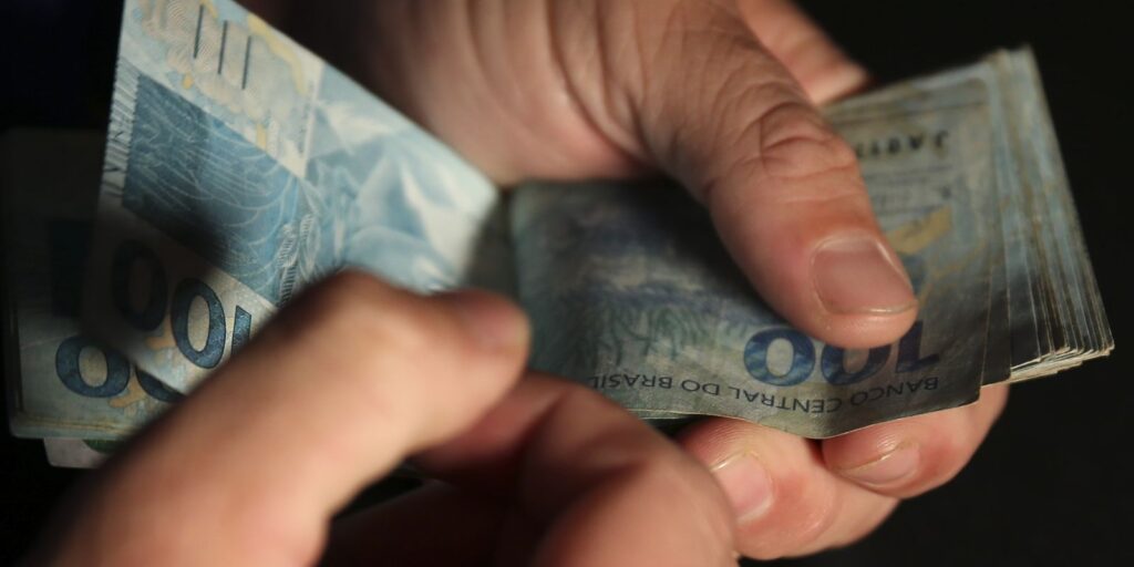 Desenrola Brasil: saiba como usar FGTS para pagar dívidas em atraso desenrola-brasil:-saiba-como-usar-fgts-para-pagar-dividas-em-atraso