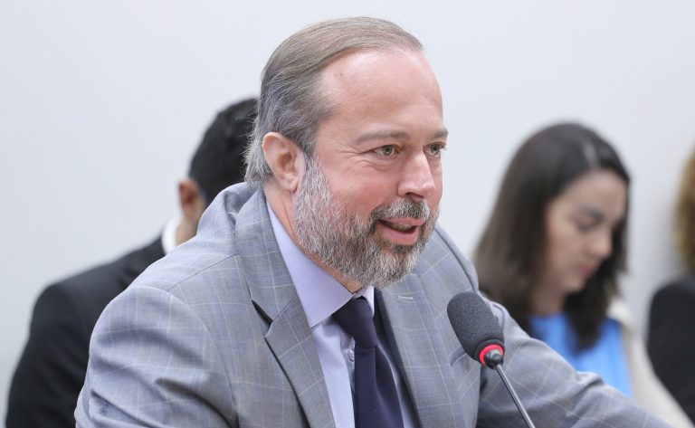 Ministro de Minas e Energia presta esclarecimentos sobre setor elétrico nesta terça ministro-de-minas-e-energia-presta-esclarecimentos-sobre-setor-eletrico-nesta-terca