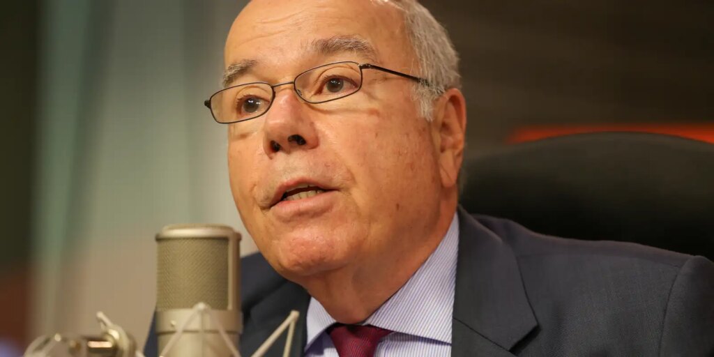 Vieira vai a Pequim para reunião bilateral com governo chinês vieira-vai-a-pequim-para-reuniao-bilateral-com-governo-chines