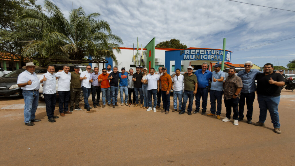 Dr. Danilo Alencar destina emenda e marca presença no aniversário de 37 anos de Marianópolis dr.-danilo-alencar-destina-emenda-e-marca-presenca-no-aniversario-de-37-anos-de-marianopolis