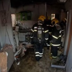 Corpos de padrasto e enteada encontrados carbonizados após incêndio em casa são identificados corpos-de-padrasto-e-enteada-encontrados-carbonizados-apos-incendio-em-casa-sao-identificados
