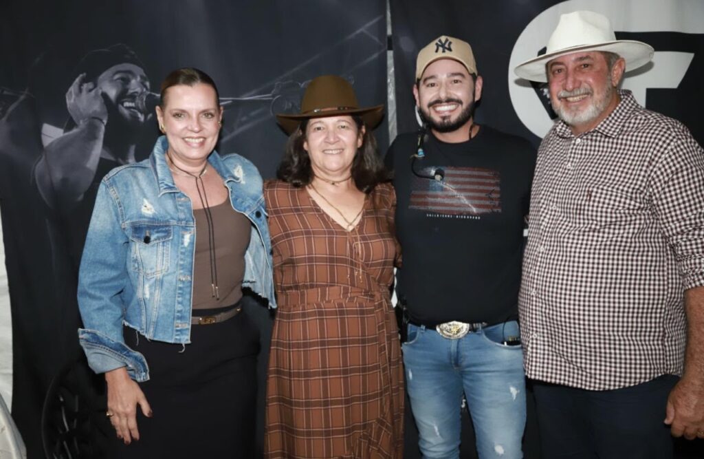 Claudia Lelis prestigia abertura do Rodeio de Aliança e reforça parceria com o município claudia-lelis-prestigia-abertura-do-rodeio-de-alianca-e-reforca-parceria-com-o-municipio