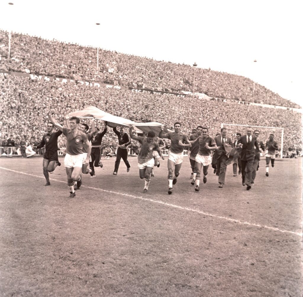 Copa de 1958: baixe o pôster do primeiro título mundial da seleção copa-de-1958:-baixe-o-poster-do-primeiro-titulo-mundial-da-selecao
