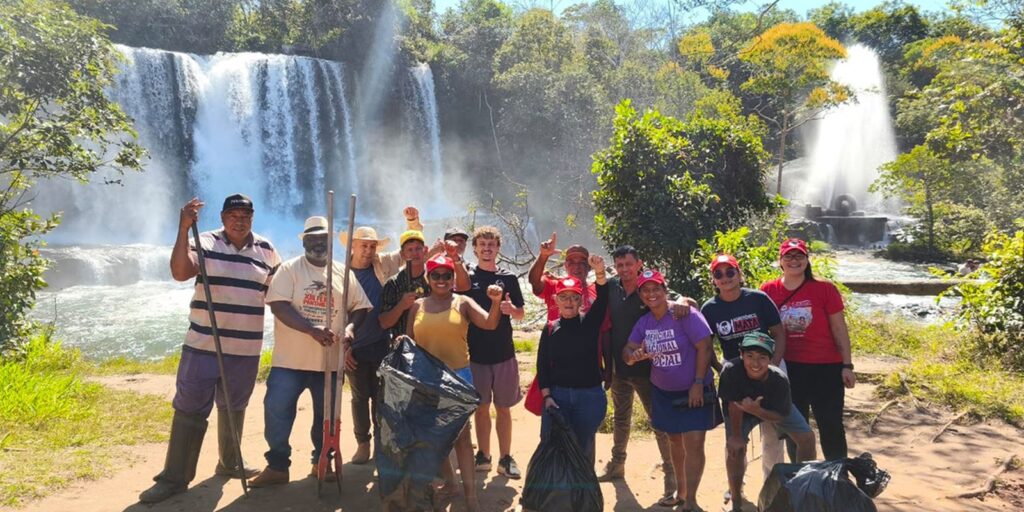 Sem-terra plantam 5 mil mudas na semana do Meio Ambiente sem-terra-plantam-5-mil-mudas-na-semana-do-meio-ambiente