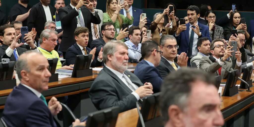 ccj-da-camara-aprova-pec-que-reduz-maioridade-penal-de-18-para-16-anos