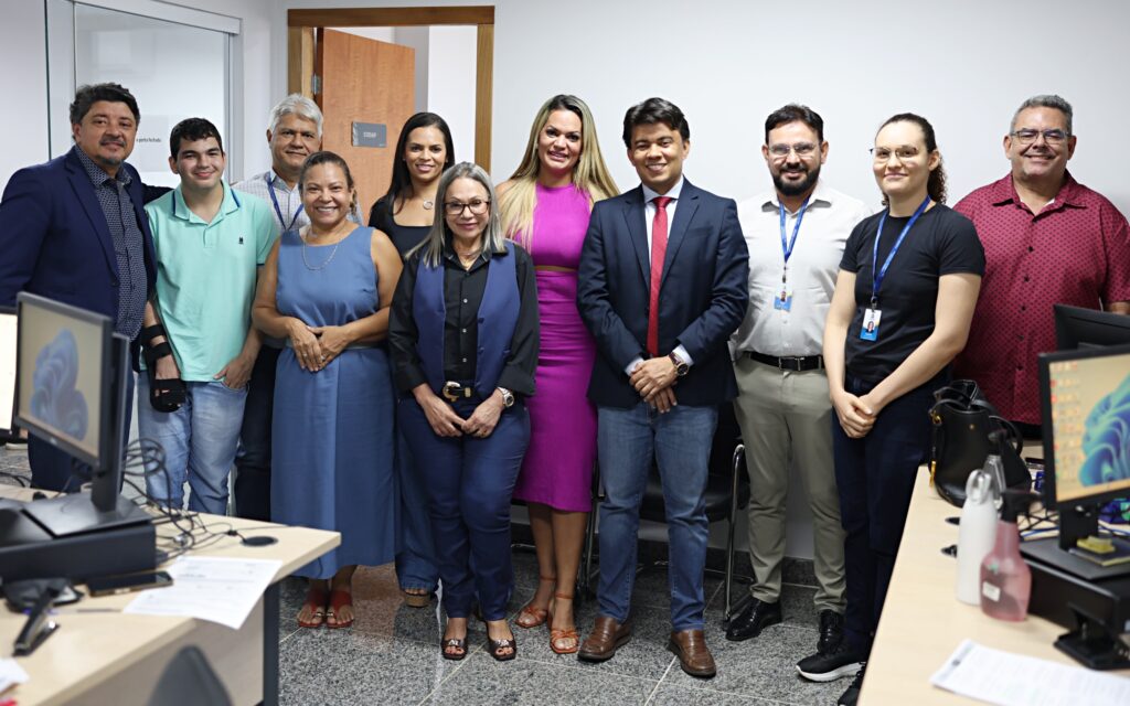 diretores-visitam-predio-administrativo-e-conferem-mudanca-de-salas