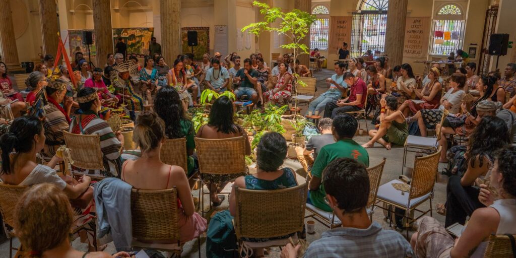 Mostra em SP celebra arte e modo de aprender indígenas mostra-em-sp-celebra-arte-e-modo-de-aprender-indigenas