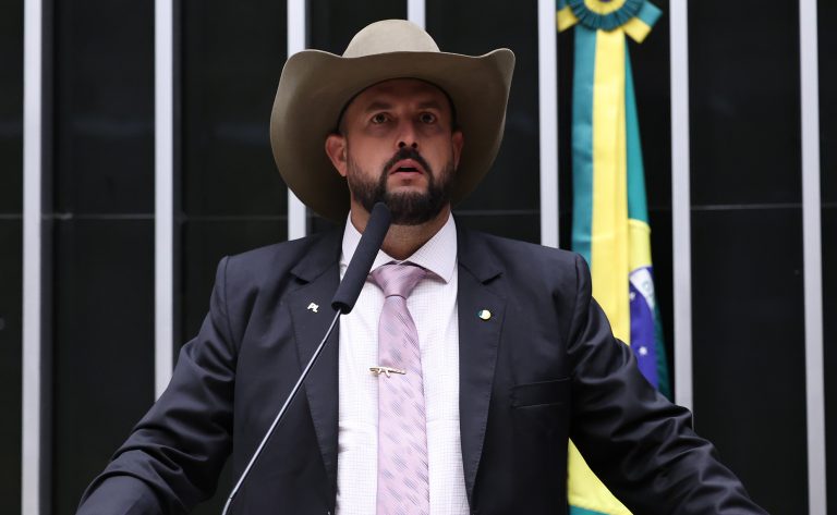 Câmara aprova MP sobre piso do frete e inclui anistia a multas por bloqueio de estradas camara-aprova-mp-sobre-piso-do-frete-e-inclui-anistia-a-multas-por-bloqueio-de-estradas