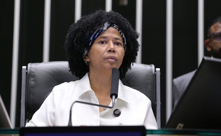 Comissão aprova política educação para proteção e respeito aos animais comissao-aprova-politica-educacao-para-protecao-e-respeito-aos-animais