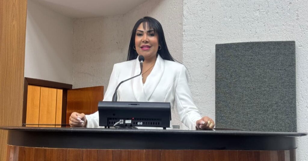 Deputada Janad Valcari solicita perfuração de poços artesiano para famílias de Nova Olinda deputada-janad-valcari-solicita-perfuracao-de-pocos-artesiano-para-familias-de-nova-olinda