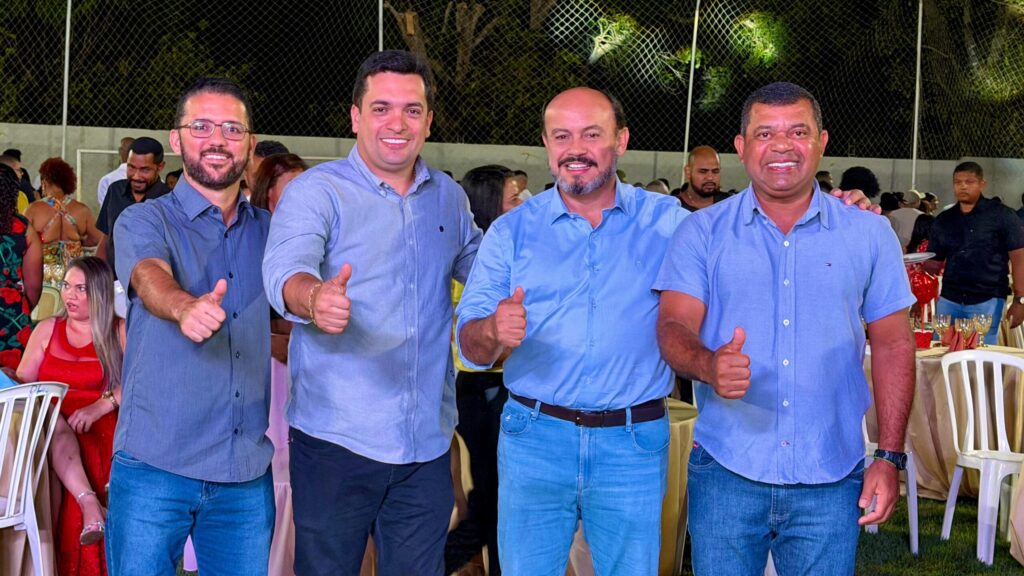 EM GURUPI, SANDOVAL CARDOSO DEFENDE A VALORIZAÇÃO DA FAMÍLIA AO LADO DE GUTIERRES TORQUATO em-gurupi,-sandoval-cardoso-defende-a-valorizacao-da-familia-ao-lado-de-gutierres-torquato