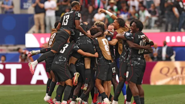 Canadá vence a África do Sul no fim e avança às oitavas da Copa canada-vence-a-africa-do-sul-no-fim-e-avanca-as-oitavas-da-copa