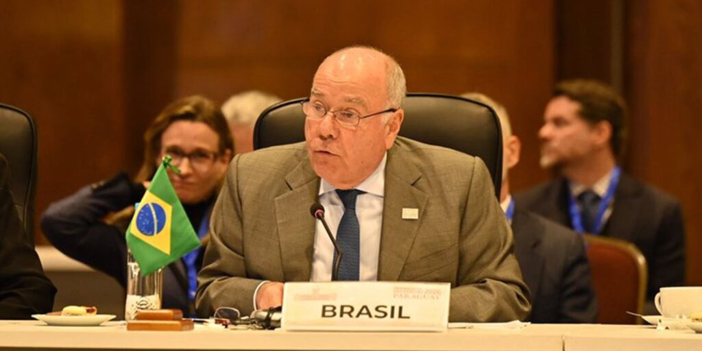 Brasil anuncia US$ 100 milhões anuais para fundo do Mercosul brasil-anuncia-us$-100-milhoes-anuais-para-fundo-do-mercosul