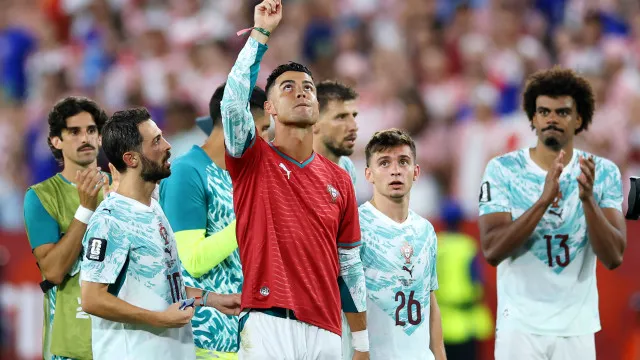 Cristiano Ronaldo chora ao homenagear Diogo Jota após vitória de Portugal cristiano-ronaldo-chora-ao-homenagear-diogo-jota-apos-vitoria-de-portugal