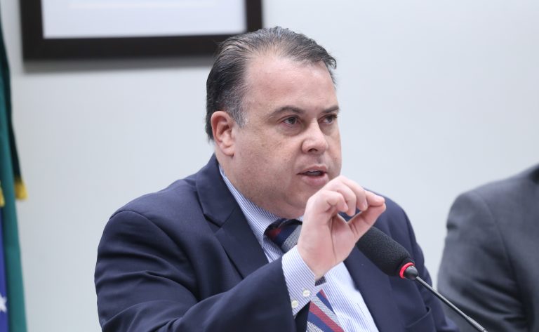 Comissão aprova projeto que cria programa de capacitação digital para pessoas idosas comissao-aprova-projeto-que-cria-programa-de-capacitacao-digital-para-pessoas-idosas