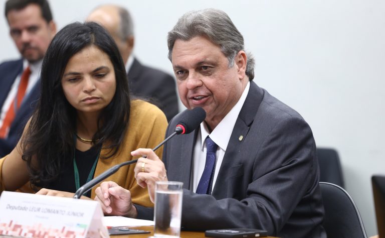 Comissão de Constituição e Justiça aprova proposta que regulamenta profissão de coletor de lixo comissao-de-constituicao-e-justica-aprova-proposta-que-regulamenta-profissao-de-coletor-de-lixo