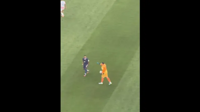 Goleiro do Paraguai foi ignorado por Mbappé e reação viraliza; veja goleiro-do-paraguai-foi-ignorado-por-mbappe-e-reacao-viraliza;-veja