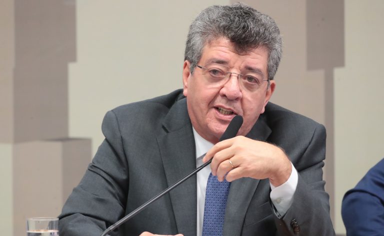 Projeto autoriza criação de fundo para ampliar crédito a exportadores projeto-autoriza-criacao-de-fundo-para-ampliar-credito-a-exportadores