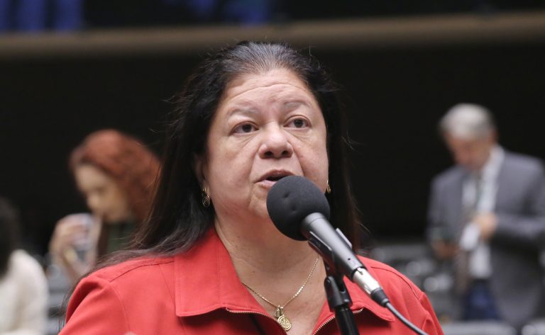 Projeto aumenta penas para crimes contra profissionais de saúde projeto-aumenta-penas-para-crimes-contra-profissionais-de-saude