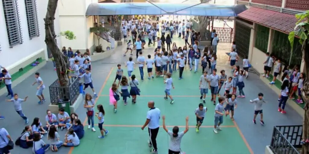 Entenda o papel das escolas no combate à violência contra meninas entenda-o-papel-das-escolas-no-combate-a-violencia-contra-meninas