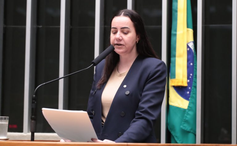 Comissão aprova projeto que incentiva alunos a participarem de trabalho voluntário comissao-aprova-projeto-que-incentiva-alunos-a-participarem-de-trabalho-voluntario