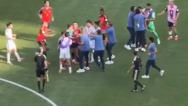 Agressão e confusão: Paredes protagoniza cenas de violência após a final agressao-e-confusao:-paredes-protagoniza-cenas-de-violencia-apos-a-final