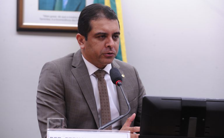 Projeto amplia base de cálculo do repasse do Fundef a professores projeto-amplia-base-de-calculo-do-repasse-do-fundef-a-professores