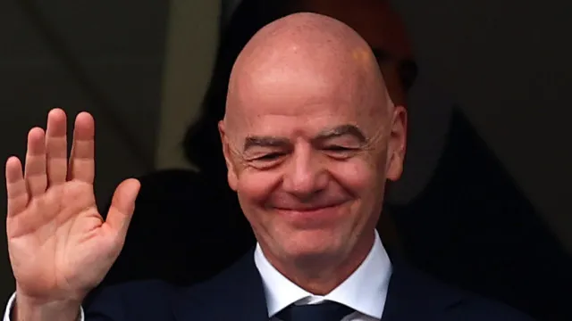 FIFA admite erros, mas reafirma apoio a Infantino após reunião fifa-admite-erros,-mas-reafirma-apoio-a-infantino-apos-reuniao