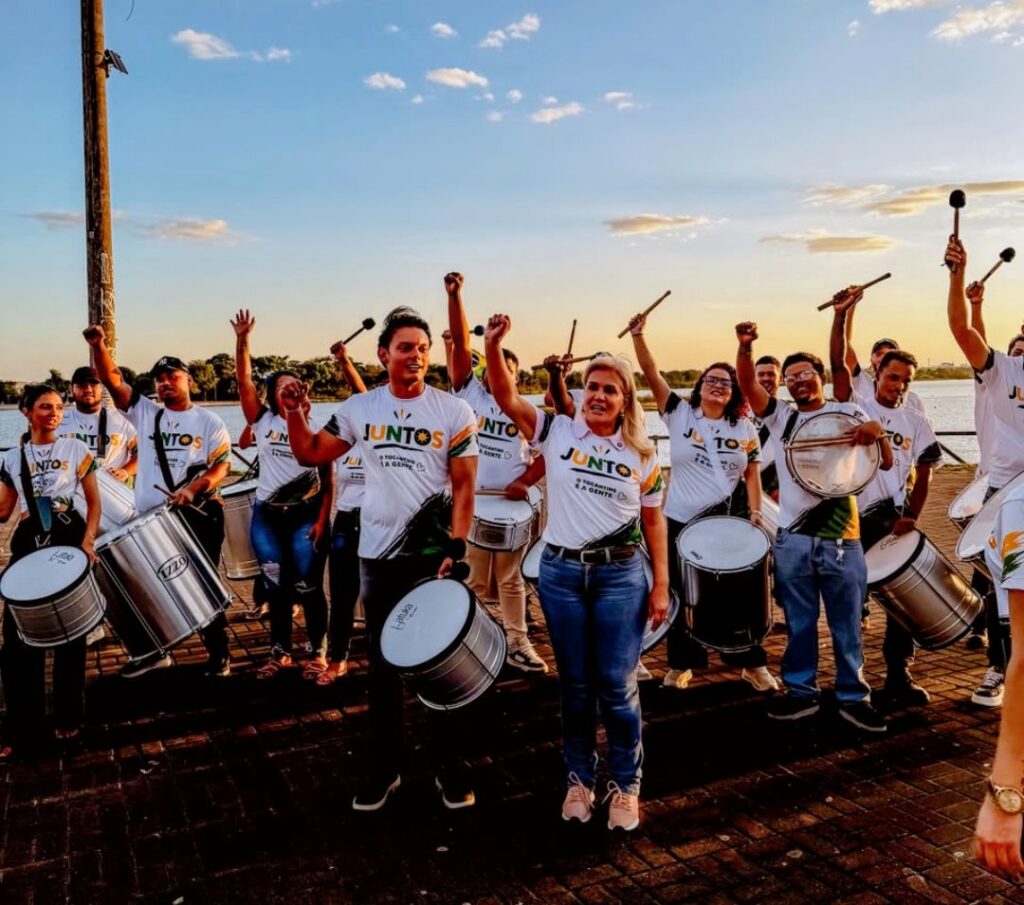 ADESIVAÇO DE DRA.ÂNGELA FACIT E SANDOVAL CARDOSO REÚNE APOIADORES E MARCA INÍCIO DA CAMPANHA adesivaco-de-dra.angela-facit-e-sandoval-cardoso-reune-apoiadores-e-marca-inicio-da-campanha