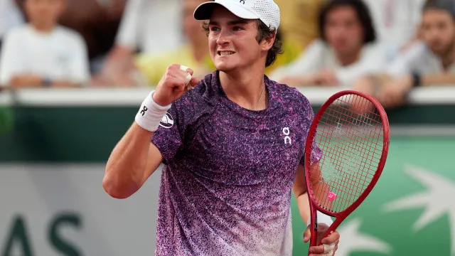Fonseca tenta repetir estratégia, mas desiste pela 1ª vez de um Grand Slam fonseca-tenta-repetir-estrategia,-mas-desiste-pela-1a-vez-de-um-grand-slam