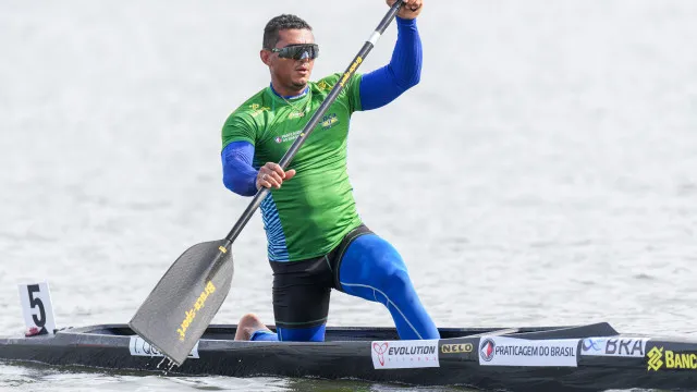 Isaquias Queiroz conquista o ouro no C1 500m no Mundial de Canoagem isaquias-queiroz-conquista-o-ouro-no-c1-500m-no-mundial-de-canoagem