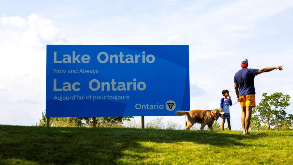 Canadá inaugura cartaz gigante no Lago Ontário; Trump rebate canada-inaugura-cartaz-gigante-no-lago-ontario;-trump-rebate