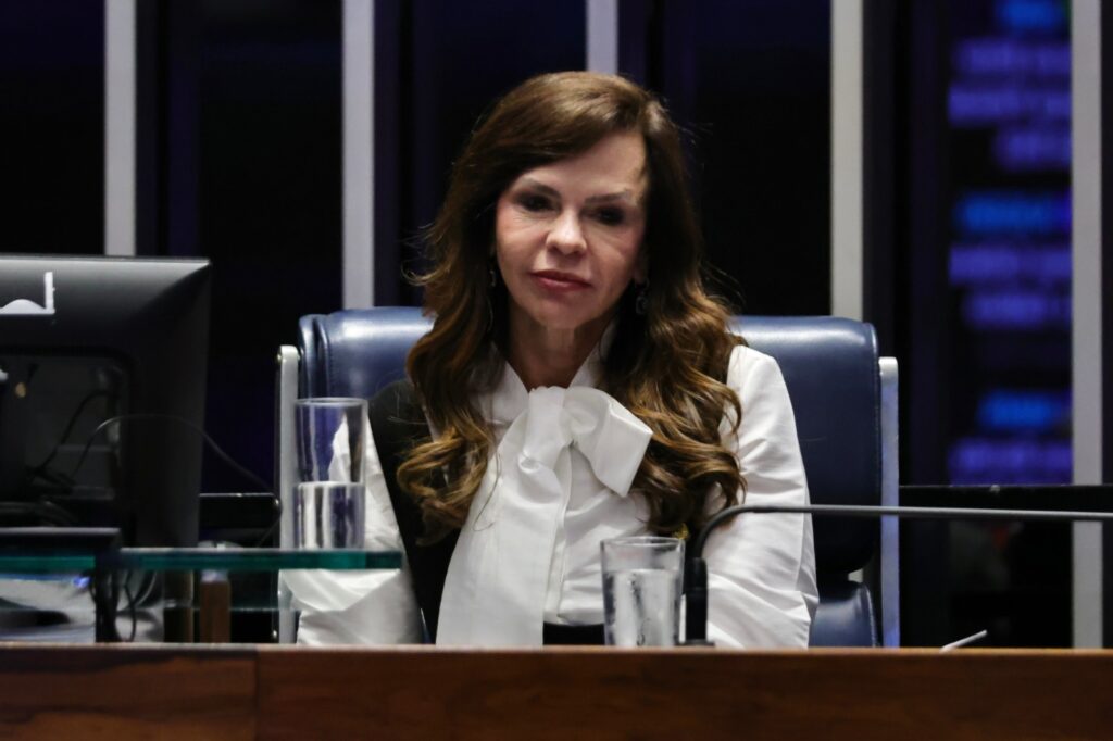 Senado aprova relatório de Dorinha que endurece pena para incitação a crimes na internet senado-aprova-relatorio-de-dorinha-que-endurece-pena-para-incitacao-a-crimes-na-internet