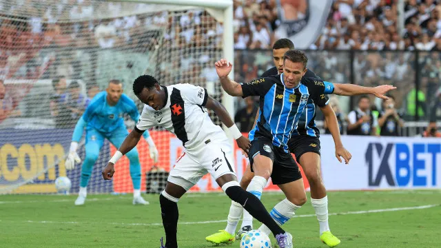 Ameaçados pelo rebaixamento, Grêmio e Vasco fazem confronto direto pelo Brasileirão ameacados-pelo-rebaixamento,-gremio-e-vasco-fazem-confronto-direto-pelo-brasileirao