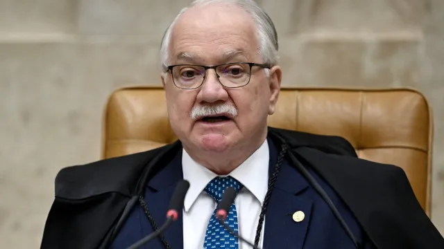 Fachin nega pedido de Gilmar e mantém apenas investigação contra Moraes na pauta do STF fachin-nega-pedido-de-gilmar-e-mantem-apenas-investigacao-contra-moraes-na-pauta-do-stf
